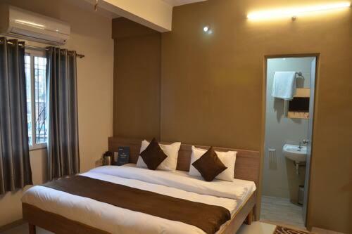 Hotel Royal Regency Aurangabad  Exteriör bild