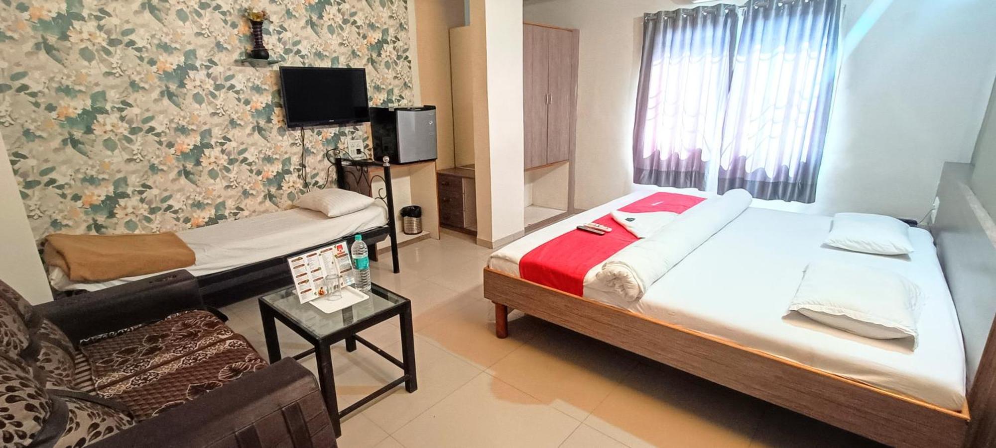 Hotel Royal Regency Aurangabad  Exteriör bild